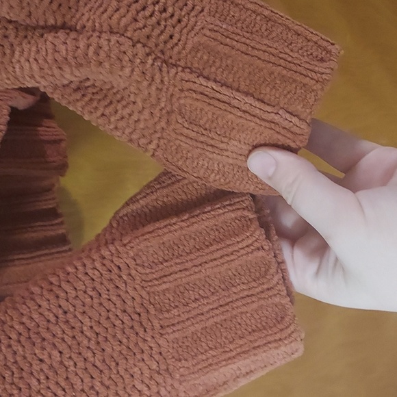 American Eagle Sweater - Picture 2 of 7